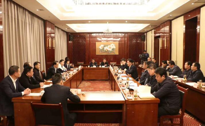 定西市委副书记、市长戴超与甘肃省投资商会企业家代表座谈