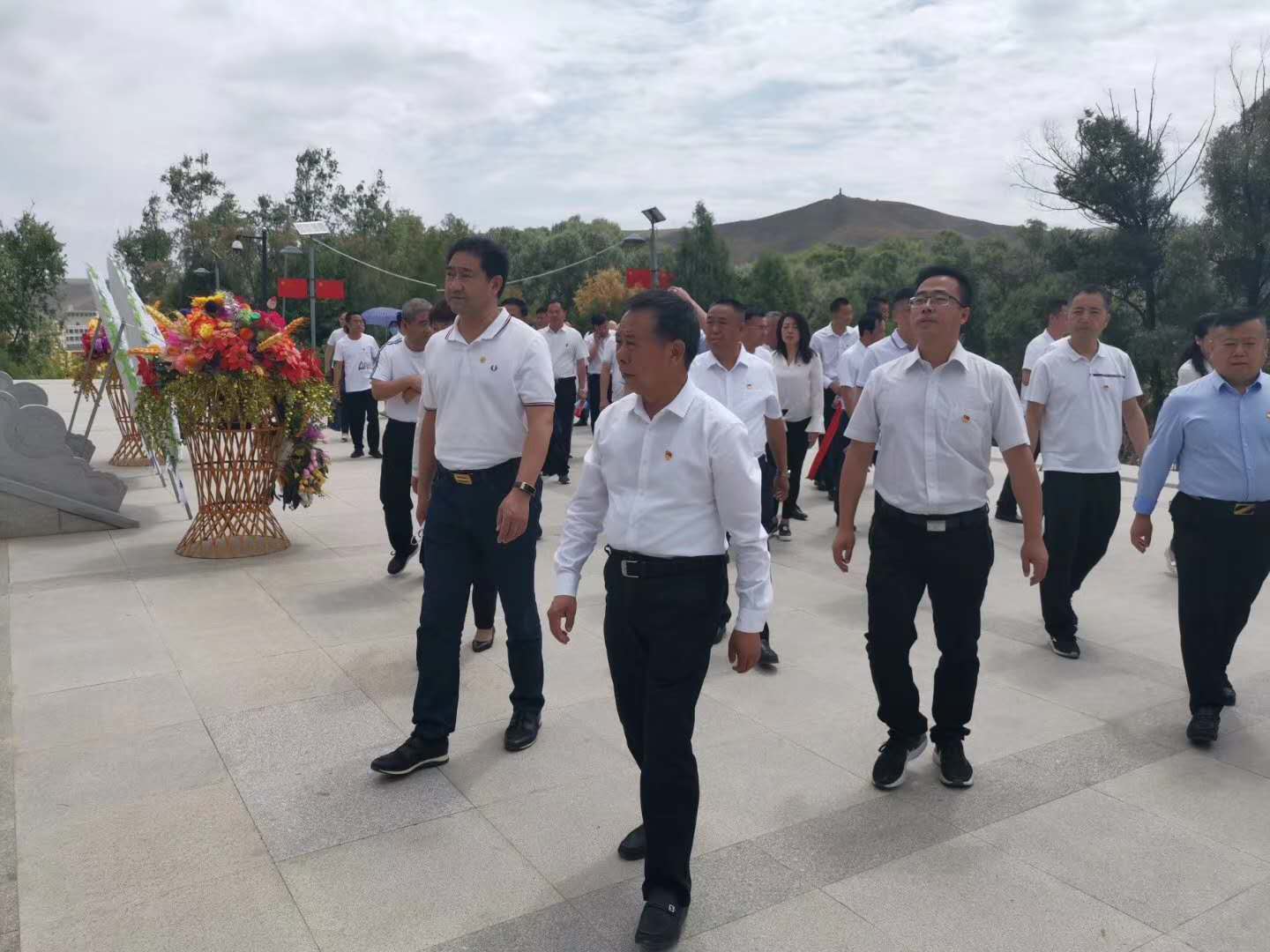 中共甘肃省投资商会委员会赴古浪县开展“追忆红色足迹、学习时代