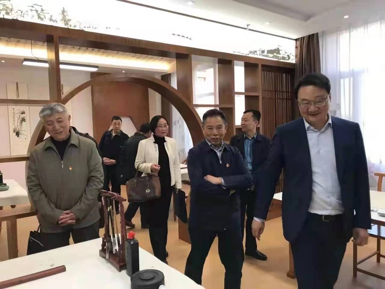 甘肃省工商联离退休干部党支部与省投资商会金益康医养中心党支部
