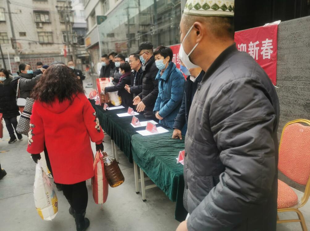 民族团结一家亲 携手共建迎新春——甘肃省投资商会与绣河沿社区